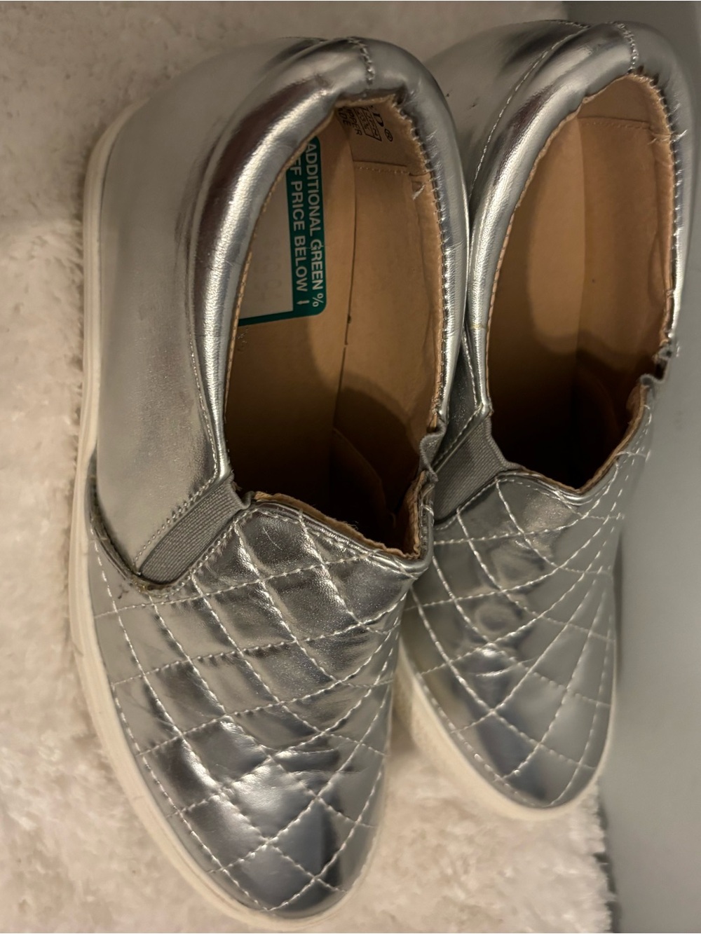 Silver Metallic slip on Casual or Preppy shoes.. Quilted design on front.. Sz.7